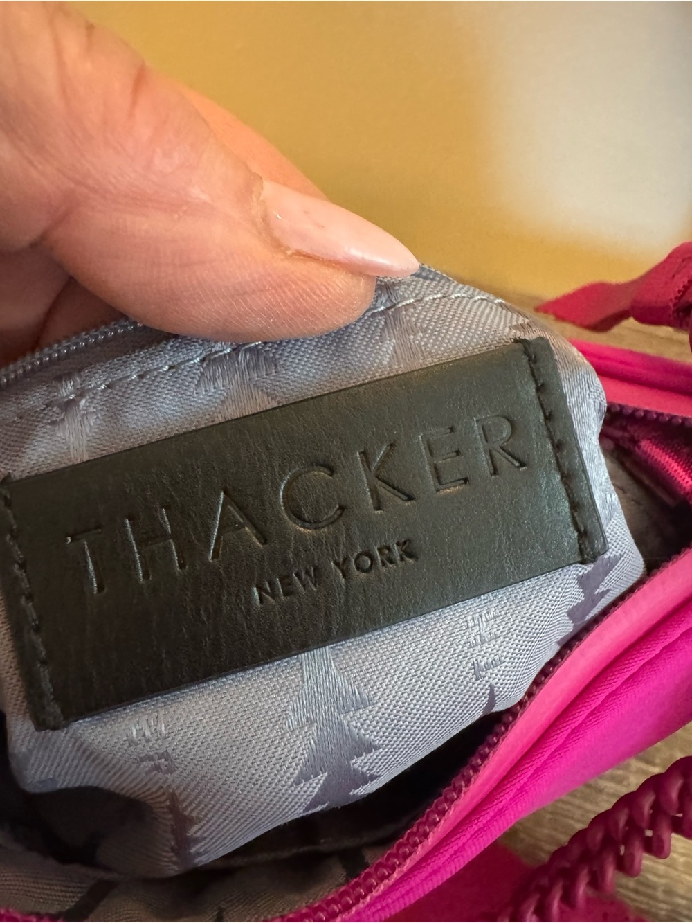 Thacker Gigi Neoprene top tip crossbody NWOT - Picture 7 of 8